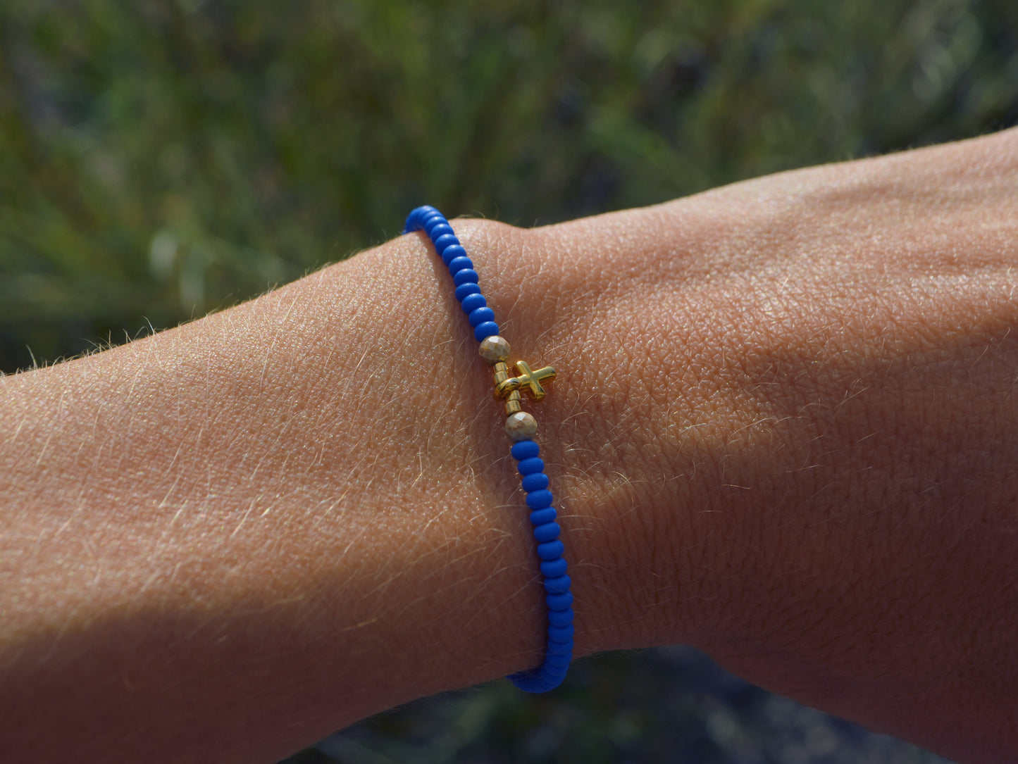 Blau mit Anhänger
